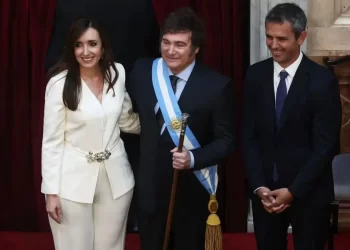 Analizan dar marcha atrás al aumento del 30% a Diputados y Senadores este miércoles