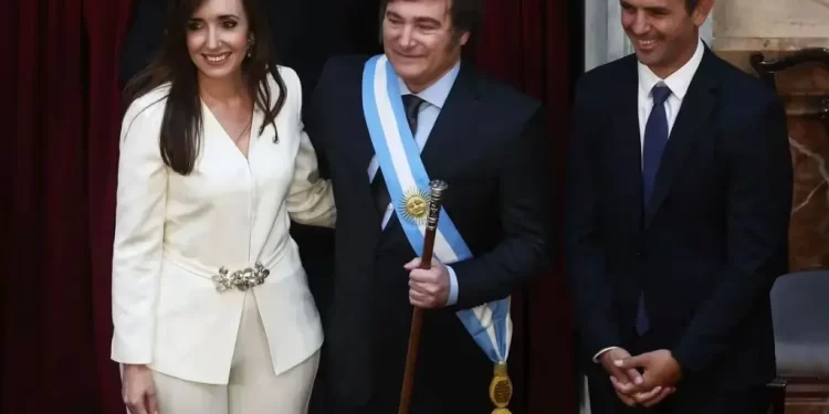 Analizan dar marcha atrás al aumento del 30% a Diputados y Senadores este miércoles