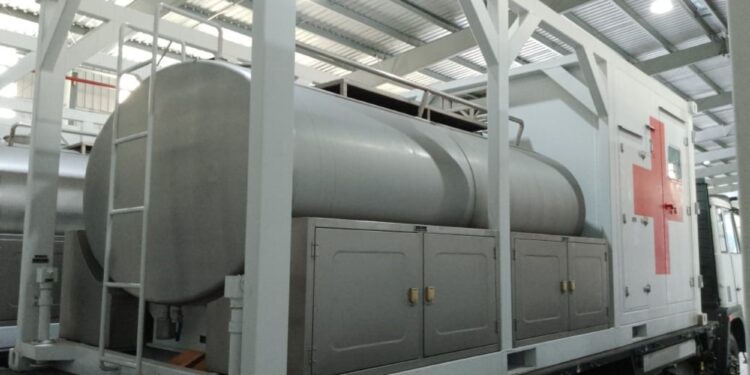 El Gobierno reveló la insólita llegada de 30 camiones desde China para “enfrentar al covid”