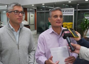 Los ediles Canelada y Cobos piden que el boleto sea gratuito para todos los docentes de la Provincia