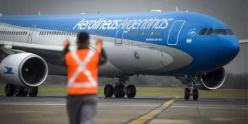 Los pilotos de aviones anunciaron un paro para Semana Santa