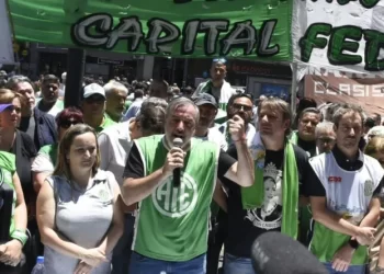 Tras el anuncio de los posibles 70 mil despidos de empleados estatales, ATE anunció un paro a nivel nacional