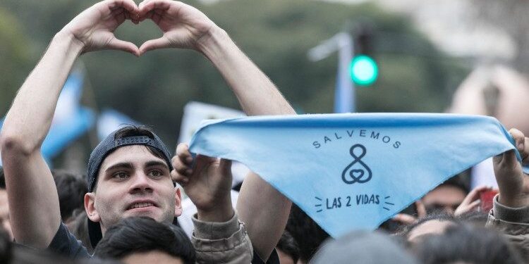 El Gobierno presentó un proyecto para derogar la ley de Aborto