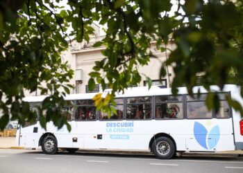 La Municipalidad de San Miguel de Tucumán lanzó el servicio gratuito del «Bus Turístico»