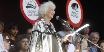Carlotto dijo que Milei es un extraño personaje, «hagamos algo para que cambie o que se vaya rápido»