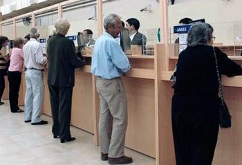 El Gobierno explicó los motivos del pago desdoblado a los jubilados en abril