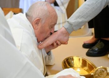 Jueves Santo: el Papa celebró la Misa y lavó los pies a doce reclusas en la prisión de Roma