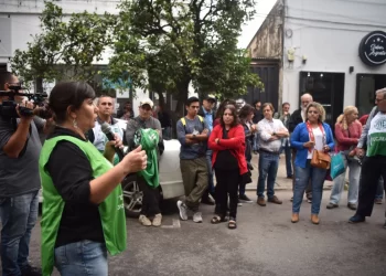 Los trabajadores de ATE marcharon hoy por el centro tucumano
