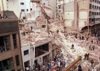 La Justicia responsabilizó a Hezbollah e Irán por los atentados a la Amia y la Embajada de Israel