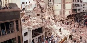 La Justicia responsabilizó a Hezbollah e Irán por los atentados a la Amia y la Embajada de Israel