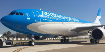 Aerolíneas Argentinas recorta 20% sus vuelos de cabotaje desde mayo