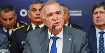 La Provincia comprará 100 mil vacunas contra el dengue para trabajadores esenciales