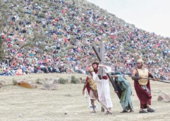 Una multitud revivió La Pasión en el imponente paisaje de Tafí del Valle