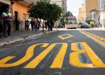 Importante operativo de control en el debut de los carriles exclusivos para colectivos