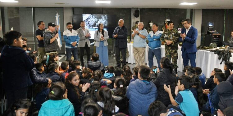 Inauguraron la exhibición itinerante «Tucumanos en Malvinas»