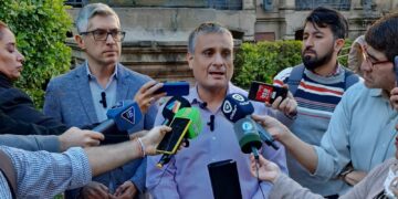 Los Concejales Canelada y Cobos dijeron que el Gobierno debe dar marcha atrás con el aumento del agua