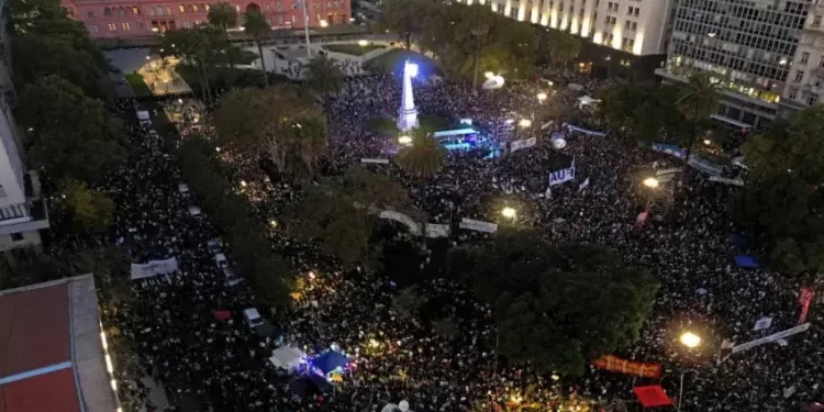 El Gobierno busca recomponer el diálogo con las universidades y retomar la iniciativa con el plan de alfabetización