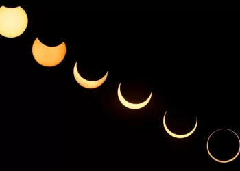 El eclipse solar total, convirtió al día en noche