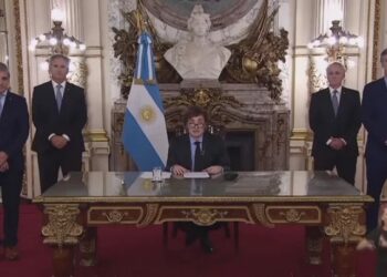 Cadena Nacional: “La era del Estado presente se ha terminado”