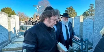 Milei vuelve para conformar un comité de crisis tras el ataque de Irán a Israel