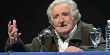 El expresidente uruguayo José Mujica anunció que tiene un tumor en el esófago