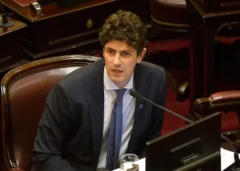 Lousteau: “Estábamos cobrando menos que un tuitero del Presidente” y la opinión pública reaccionó