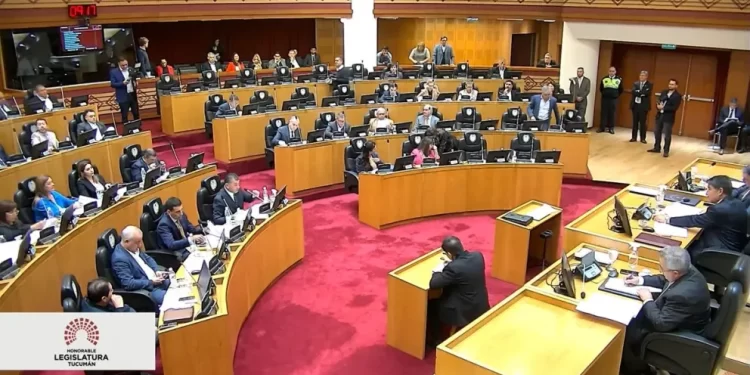 Legislatura: aprobaron el Sistema de Retiro Voluntario programado para agentes estatales