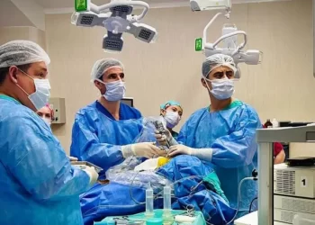 Médicos del Hospital Padilla realizan una cirugía a embarazada