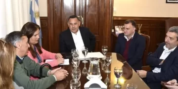 El Gobierno y los gremios continúan con las negociaciones salariales