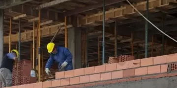 INDEC: la industria cayó 21,2% en marzo y la construcción 42,2 por ciento