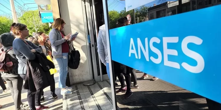 La ANSES confirmó el aumento para jubilados y pensionados en mayo