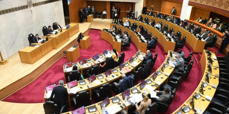 Legislatura: Los parlamentarios debatieron y sancionaron diversas leyes
