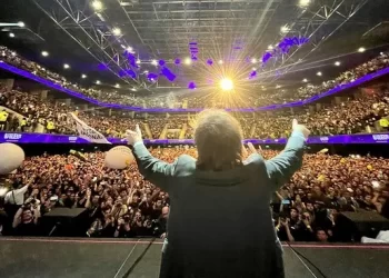 El presidente libertario cantará y presentará su nuevo libro este miércoles en el estadio Luna Park