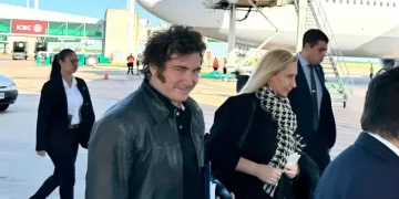 Abogado denuncia al Presidente por malversación de fondos y abuso de autoridad