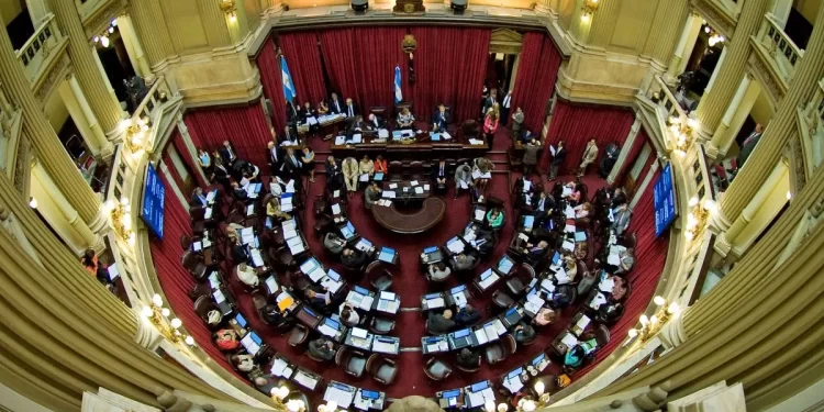 Vuelve a aumentar la dieta de los Senadores, será de $8 millones