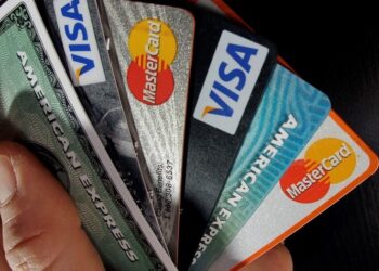 Los bancos reducen el costo de financiarse con las tarjetas de crédito