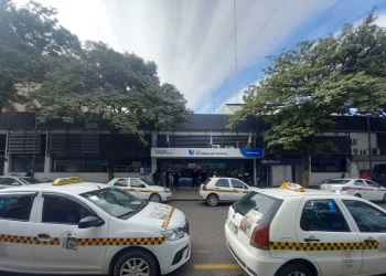 Acuerdo  entre taxistas y la Municipalidad para reforzar el control de las aplicaciones