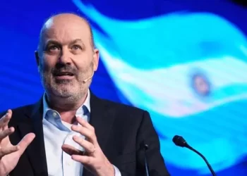 Sturzenegger pondrá examen de ingreso para trabajar en el Estado