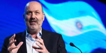 Sturzenegger pondrá examen de ingreso para trabajar en el Estado