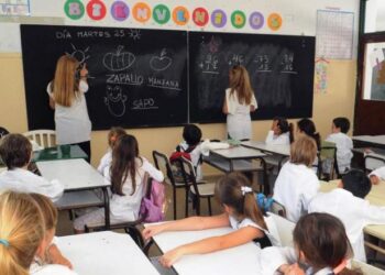 Retoman la actividad educativa y se implementa la jornada completa