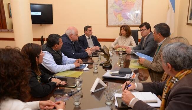 El Gobierno de Tucumán lanza el plan «Juntos de Nuevo» para combatir la deserción escolar