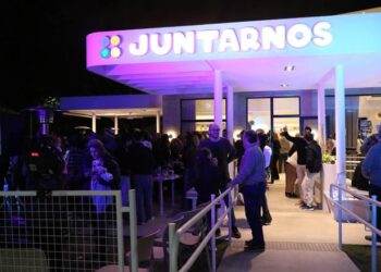 Se inauguró «Juntarnos», el primer bar inclusivo de Tucumán