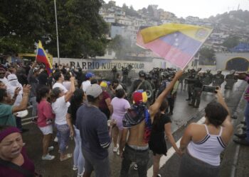 En Venezuela movilizan en repudio por los resultados de las elecciones