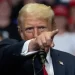 Trump acusa a Harris de “lunática” y “asesina de bebés”