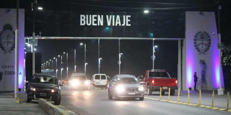 Corte de media calzada en el puente Lucas Córdoba