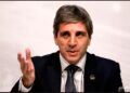 Luis Caputo: «La gente va a tener que vender dólares para pagar impuestos y el peso va a ser la moneda fuerte»
