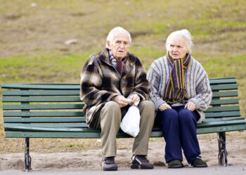 Informe advierte que la canasta básica de un jubilado rondaría los $800.000, mientras que la jubilación mínima es de $225.500