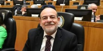 Legislador presentó Proyecto de Ley que prohíbe el uso de celulares en las escuelas tucumanas