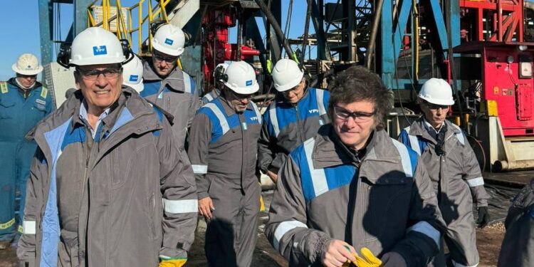 Javier Milei visitó Vaca Muerta y expande su agenda internacional en Chile