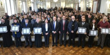 El Gobierno promulgó la ley que declara a septiembre como el Mes de la Biblia